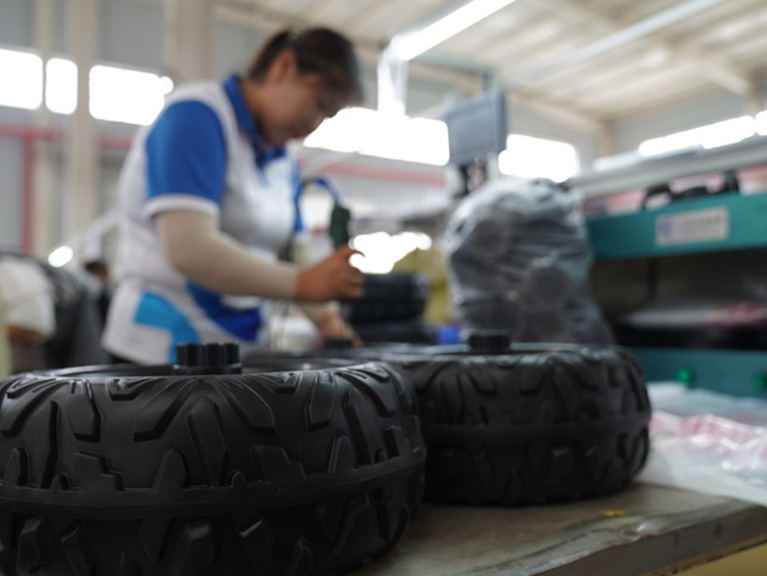 Go all out to catch up with orders, busy production at the end of the year