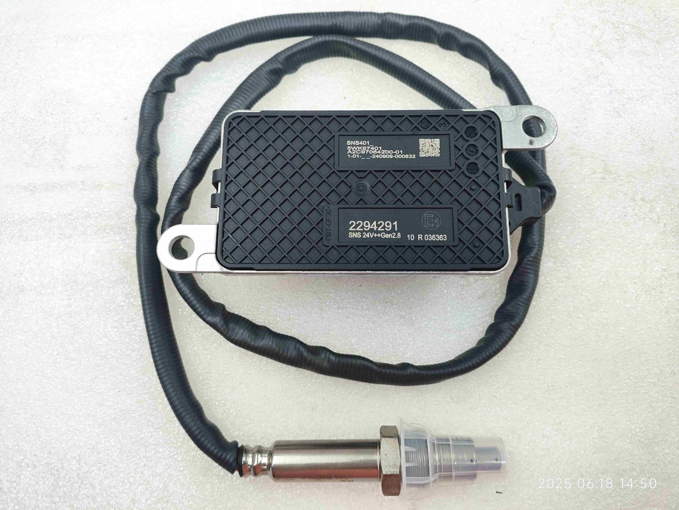 Nitrogen and oxygen sensor SACANIA