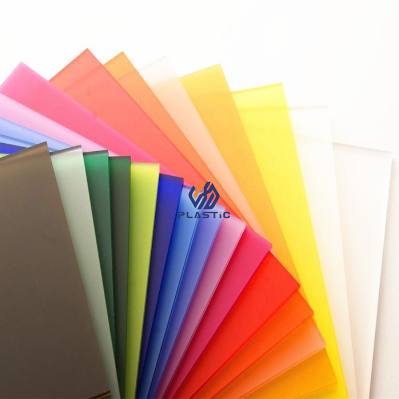 Colored Acrylic vs Painted Glass: Which Lasts Longer Outdoors?