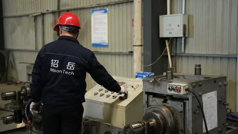 Výrobce obrazovkových médií Moon