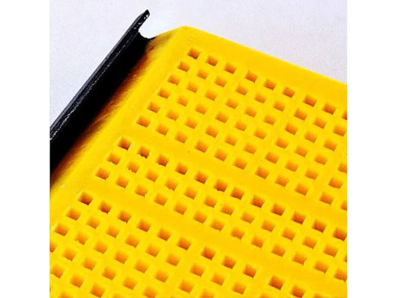 Plasă de plasă din poliuretan și comparație de rezistență la uzură a ecranului de sârmă țesă și date de testare a duratei de viață