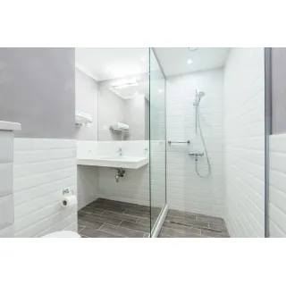 Harold is able to install high-quality framed glass enclosures for tubs and showers of any size and shape in hotel projects. These tub and shower enclosures are constructed with corrosion-resistant anodized aluminum frames, 3/16” tempered glass panels, an