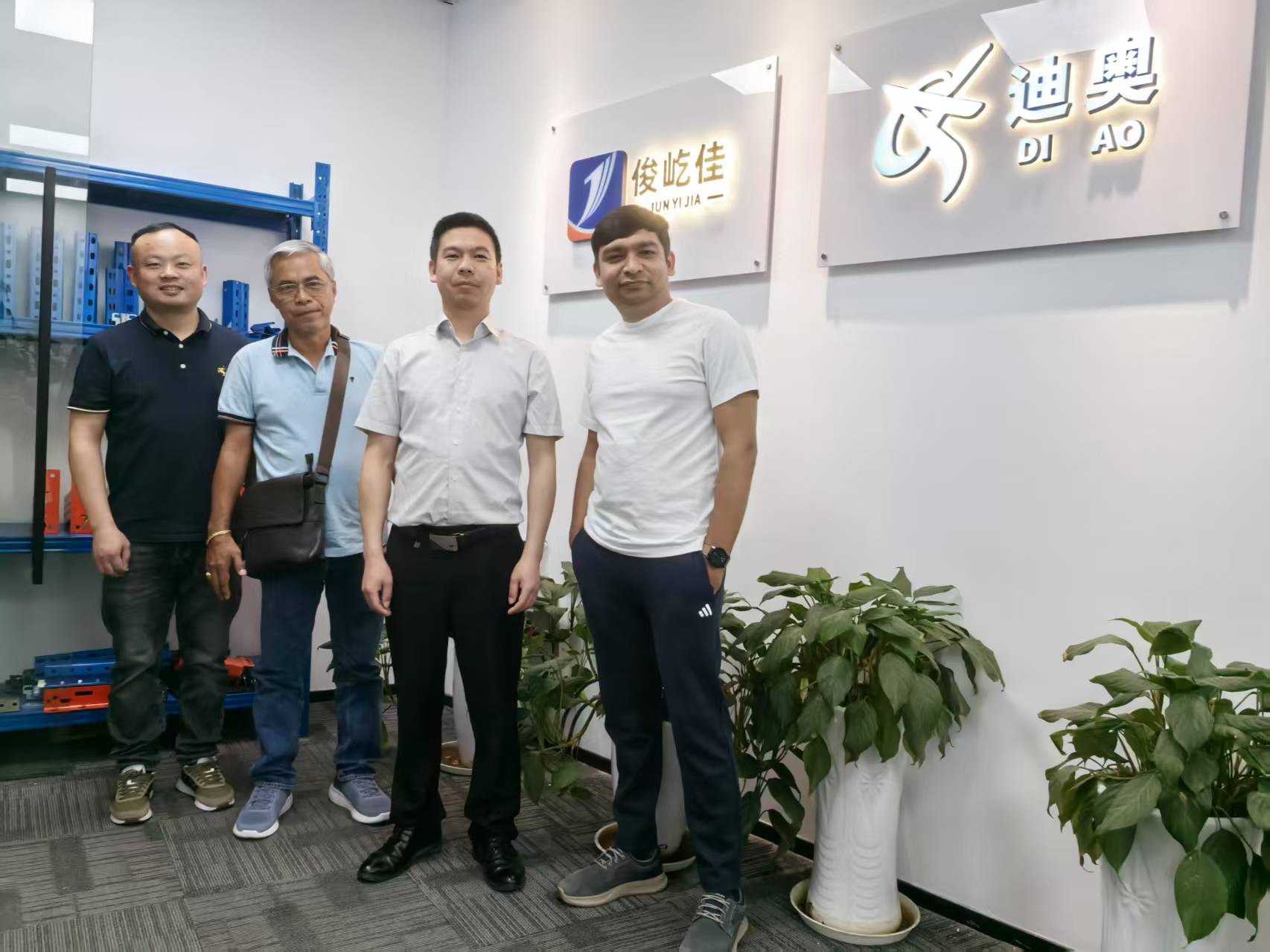 International Buyers Visit DI-AO Storage’s Factory– New Deals Signed!