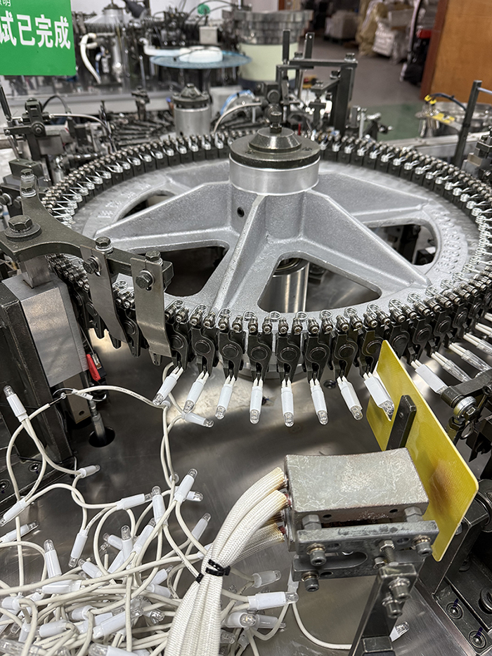 Waterproof glue injection lamp string machine