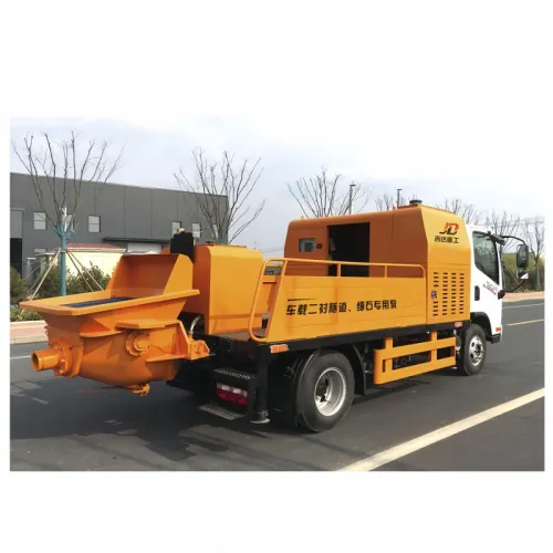 Bomba de concreto montada em caminhão