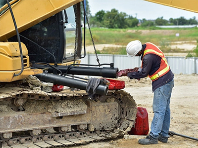 Maximize Performance & Lifespan:Expert Tips for Excavator Attachment Maintenance