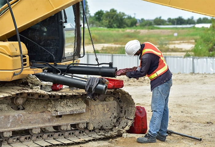 Maximize Performance & Lifespan:Expert Tips for Excavator Attachment Maintenance