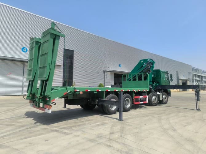 Customized Flatbed Truck for Papua New Guinea Customers