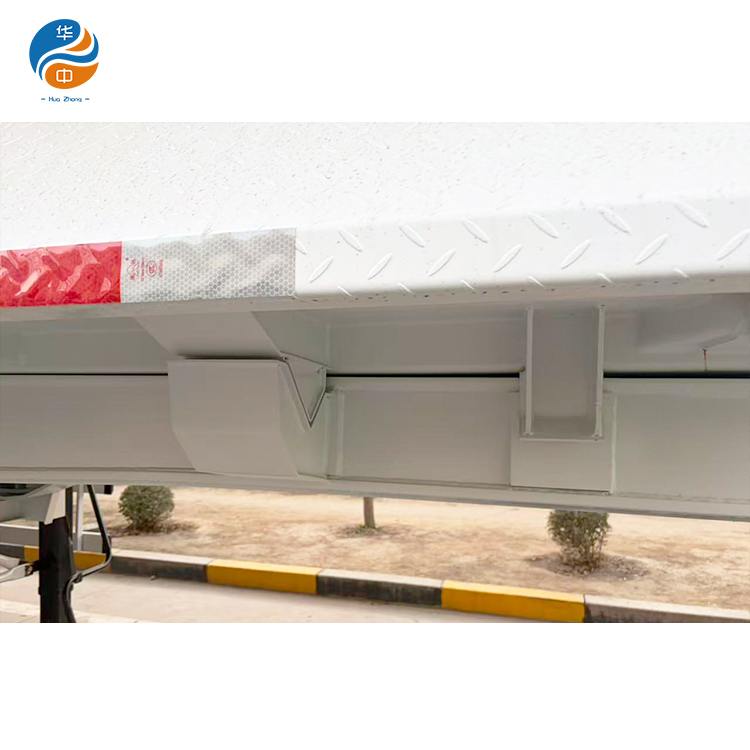 مقطورة نصف مقطورة خلفية ثلاثية المحاور بوزن 70 طن (أوغندا)