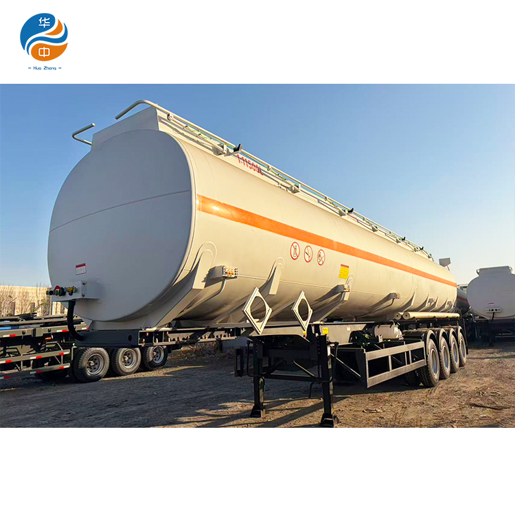مقطورة صهريج وقود هوو سينوتراك بمحرك 4 محاور HUAZHONG 4000L