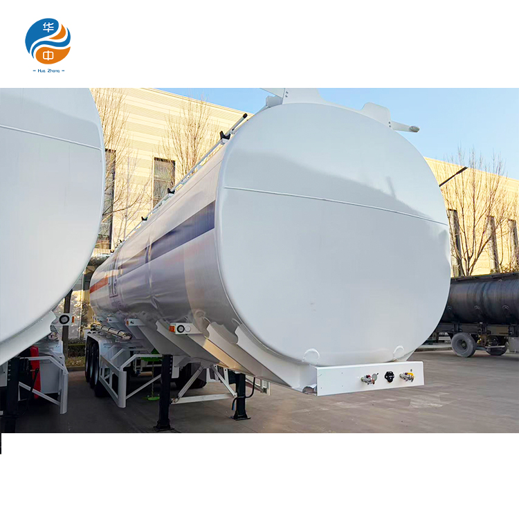 مقطورة صهريج وقود HUAZHONG بثلاثة محاور 50000L 55000L