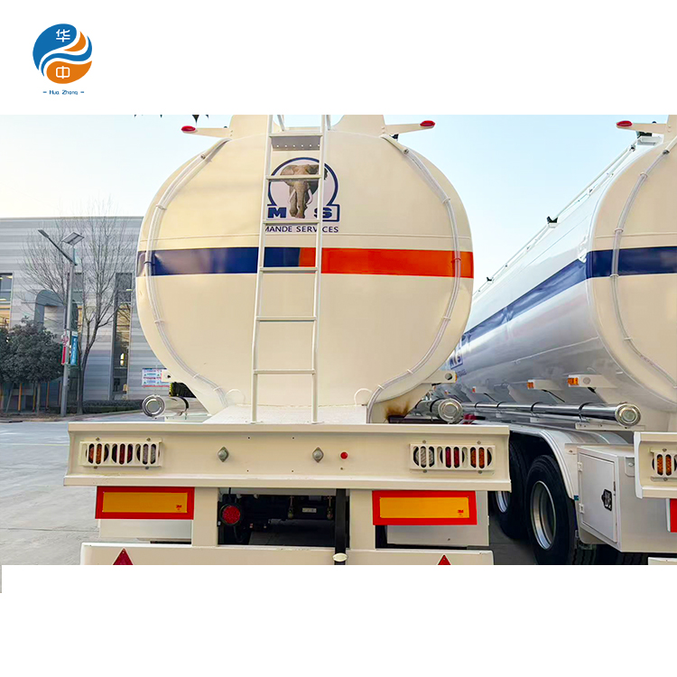 مقطورة صهريج وقود HUAZHONG بثلاثة محاور 50000L 55000L