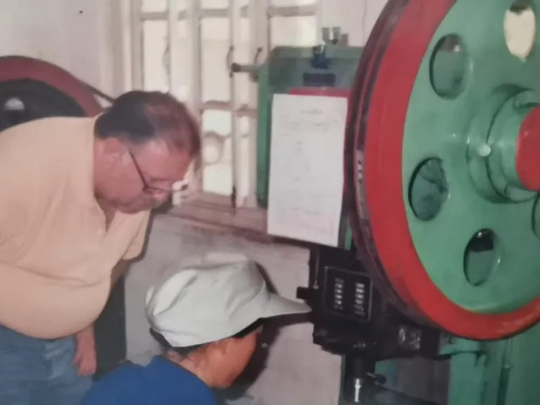 Оборудование Cangzhou Furui: 30-летнее наследие мастерства, создающее новый уровень точности изготовления металла