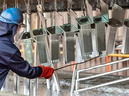 Blechflächenbehandlungsdienste