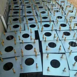 Gebäudeblech eingebettete Teile