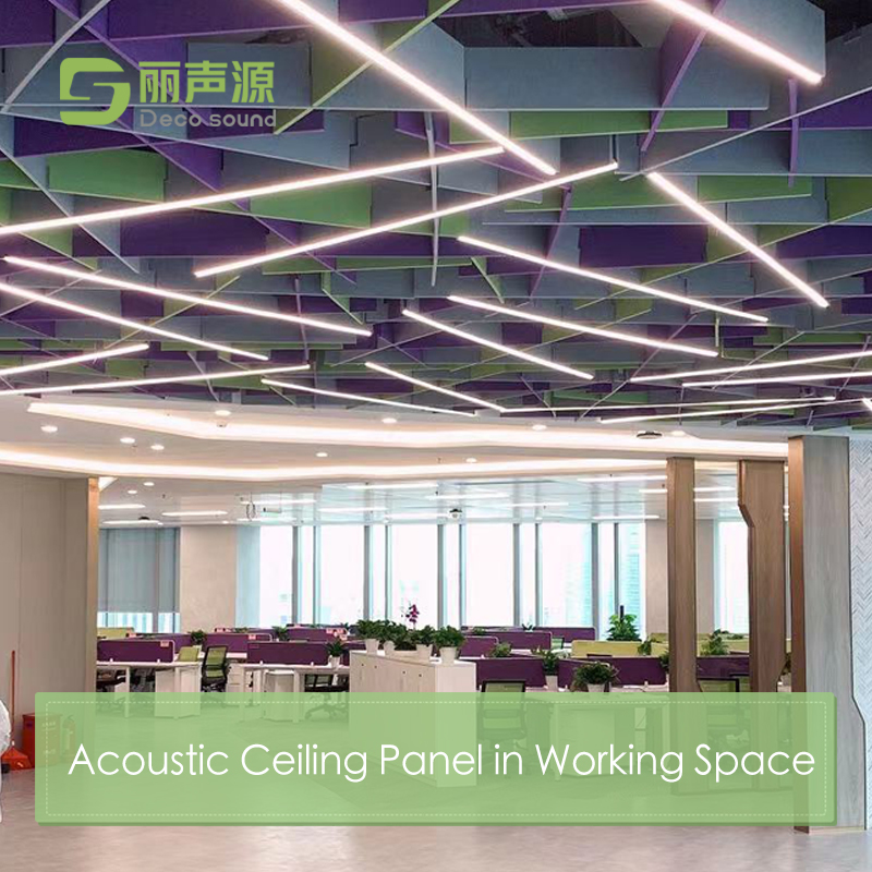 Akustický stropný plstený panel pre riešenie verejného priestoru