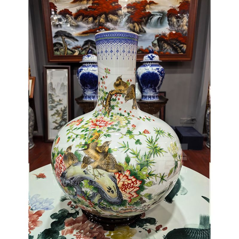 絶妙なJingdezhen磁器:時代を超越した中国のセラミックの傑作