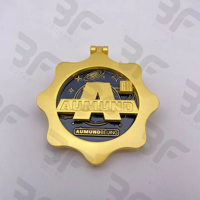 Lencana Pin Khusus oleh <a href=