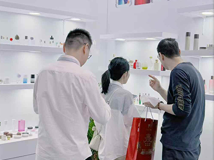 JAT Packaging Showcases Innovative Cosmetic Glass Packaging at CBE Shanghai Expo