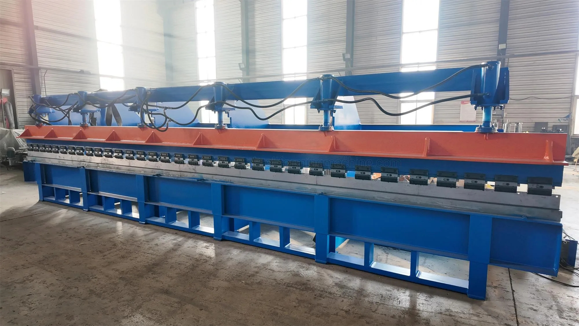 High-Quality Manual Bending Machine for Metal Sheets.