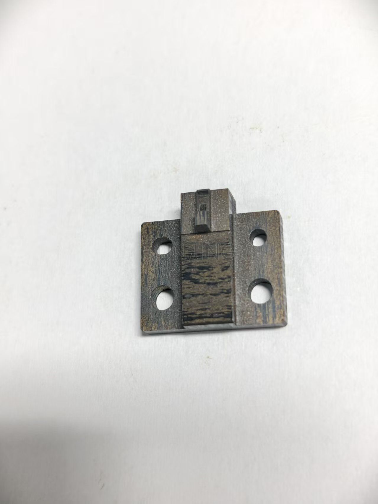 Retrieval Block: Durable Tungsten Steel for Efficient Use.