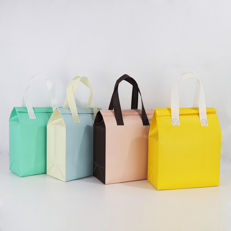 How retailers use wholesale tote bags for branding