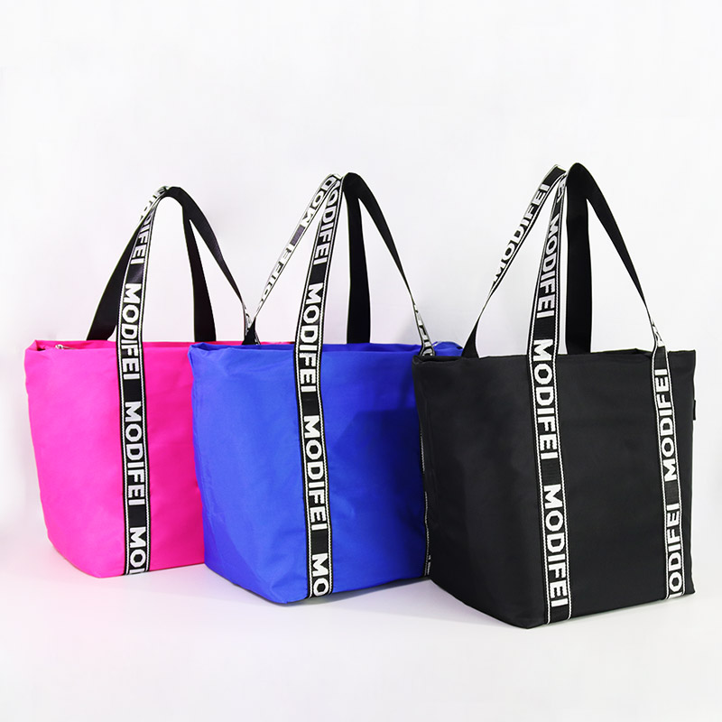 Beach Style Nylon-Tragetasche: Große Kapazität, packbare Schultertasche für Damenreisen, Sport und täglichen Gebrauch