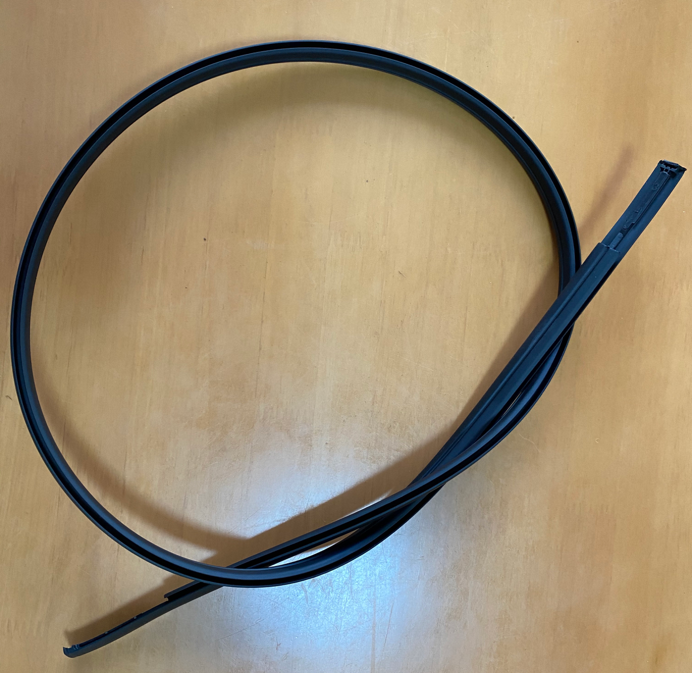 雅力士2008-2011车顶条