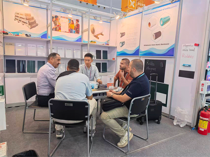 Beijing Yueyang Technology Showcases its High-Quality Whiteboard Panel Capabilities at The Canton Fair.