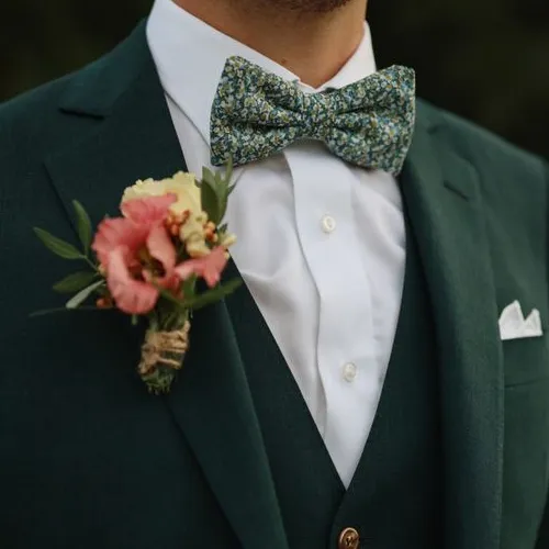 The bow tie should be strong enough-[Handsome tie]