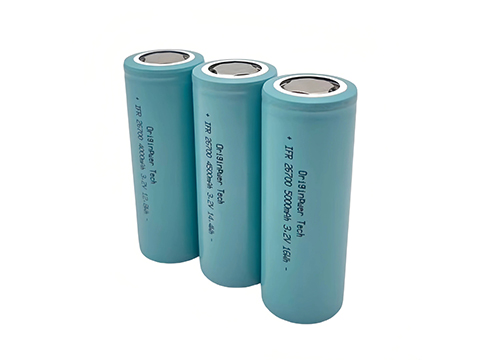 Vantaggi applicativi e prospettive di mercato delle batterie al litio ferro fosfato (LFP) nelle luci di emergenza, nelle luci antideflagranti e nelle luci solari