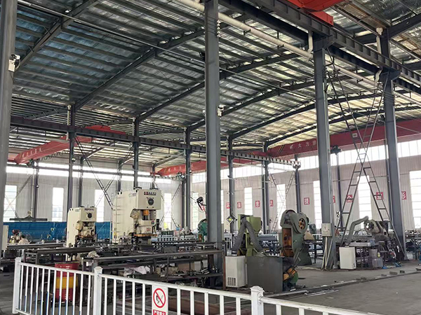 ผู้นำคณะกรรมการพรรคเทศบาลเยี่ยมชมโรงงานของเราเพื่อเป็นแนวทางในการผลิตเครื่องตกตะกอนไฟฟ้าสถิต