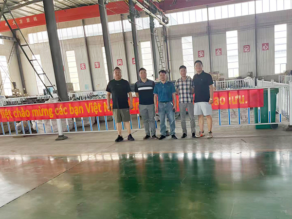 ลูกค้าชาวเวียดนามเยี่ยมชมการคุ้มครองสิ่งแวดล้อม Dawei เพื่อตรวจสอบผลิตภัณฑ์ เปิดบทใหม่ในความร่วมมือระหว่างประเทศ