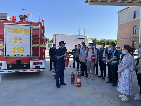 หน่วยดับเพลิงประจำเขตดำเนินการฝึกซ้อมดับเพลิงที่บริษัทของเราเพื่อเพิ่มความปลอดภัยในสถานที่ทำงาน