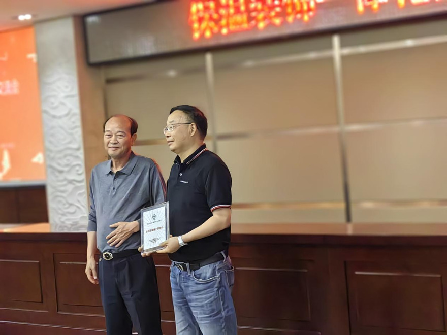 从湖州看未来！鼎仕达一体板于住建局保温装饰一体板研讨会分享本土化发展经验