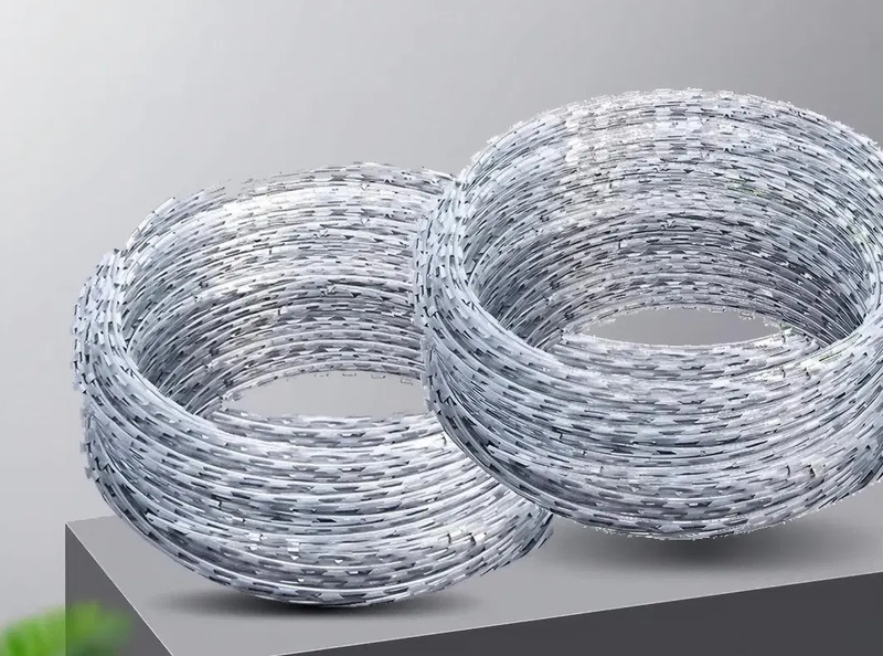 Double Razor Wire Galvanized CBT65 Double Strand Razor Blade Wire.