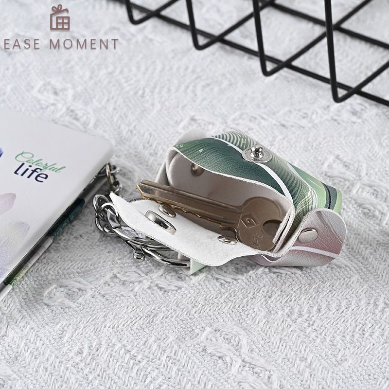 Makeup mirror hanging bag