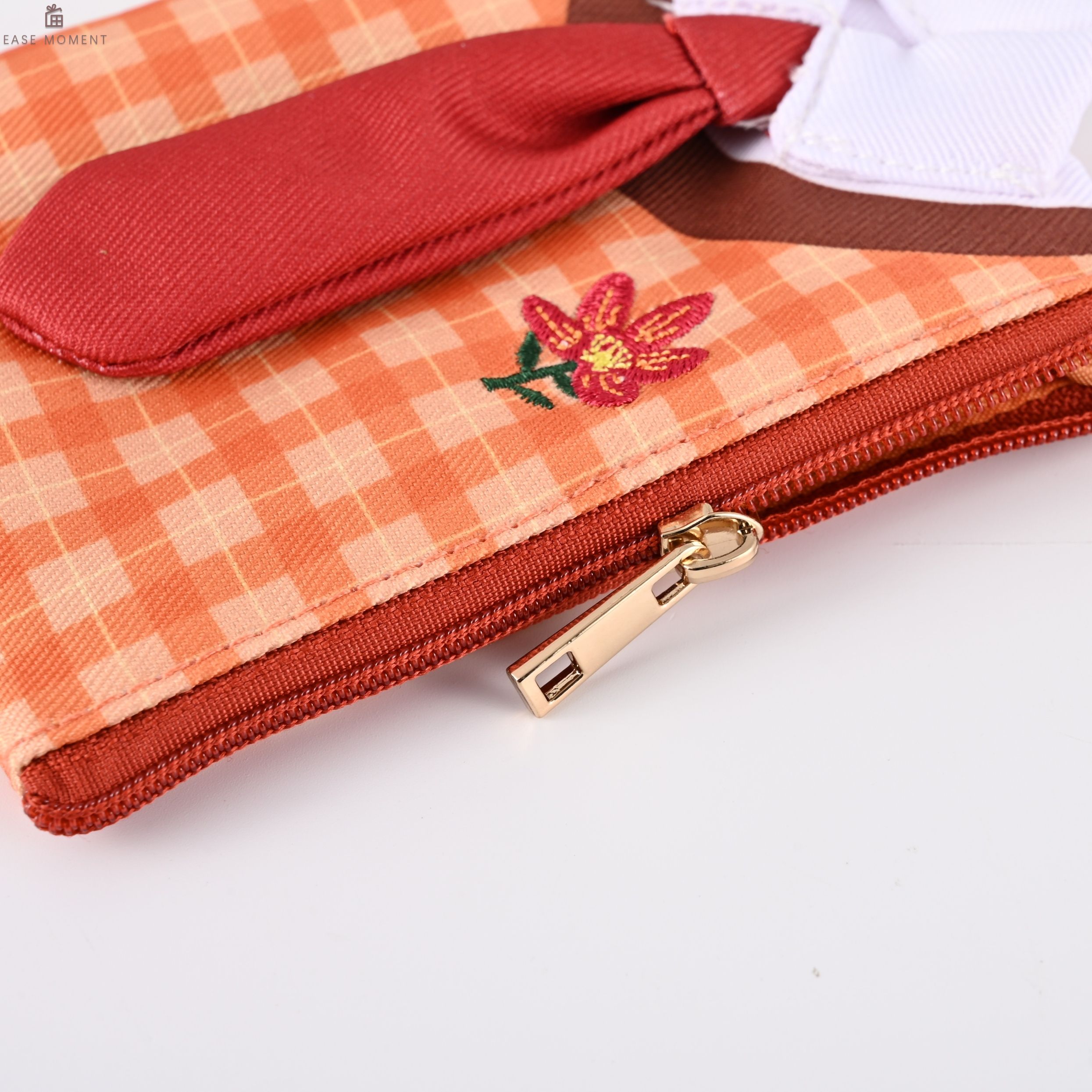 How to Design Custom Makeup Bags for Bulk Production