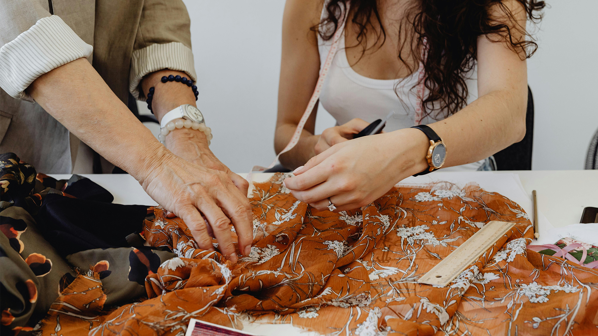 From Inventory Management to Product Customization： How to Improve Wholesale