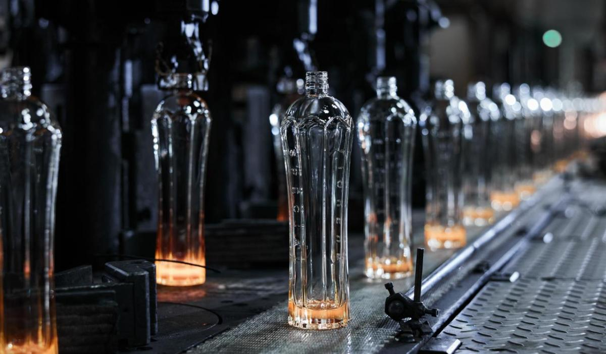 Design Customization: Crafting the Unique Glass Bottle from Concept to Completion Design Customization: Crafting the Unique Glass Bottle from Concept to Completion