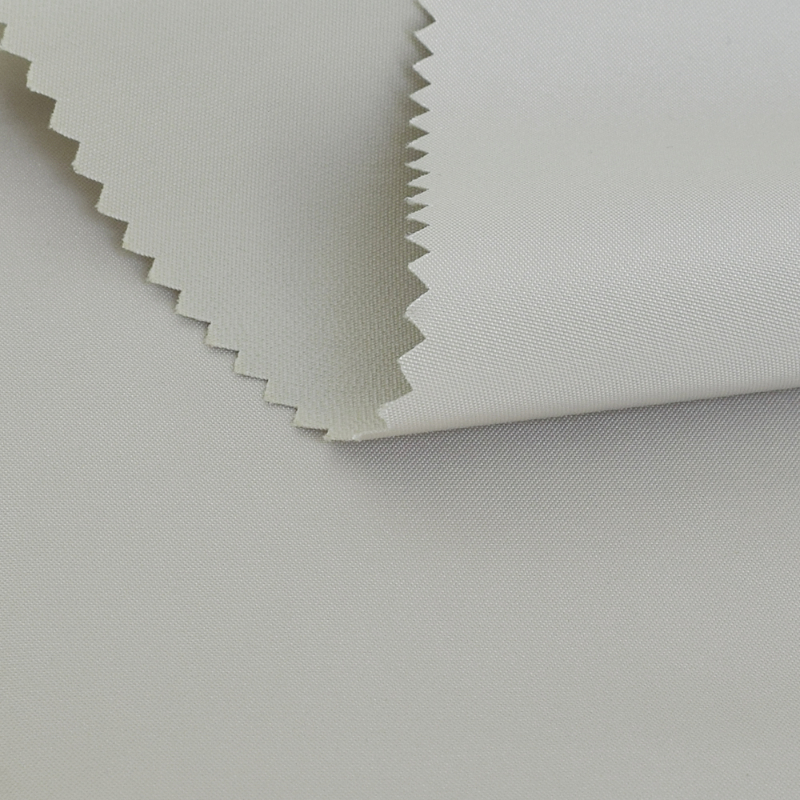 100D Plain Weave Polyester Fabric Dengan Film Transparan Untuk Jaket