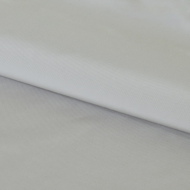 100D Plain Weave Polyester Fabric Dengan Film Transparan Untuk Jaket