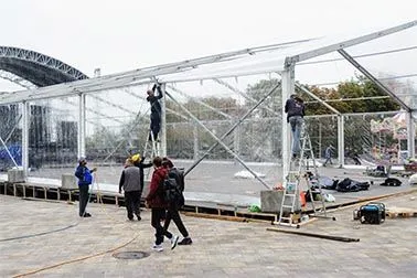 Tenda a tendone con tetto trasparente