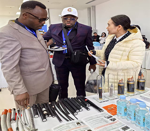China and Africa join hands. Togo come to China do the purchasing.