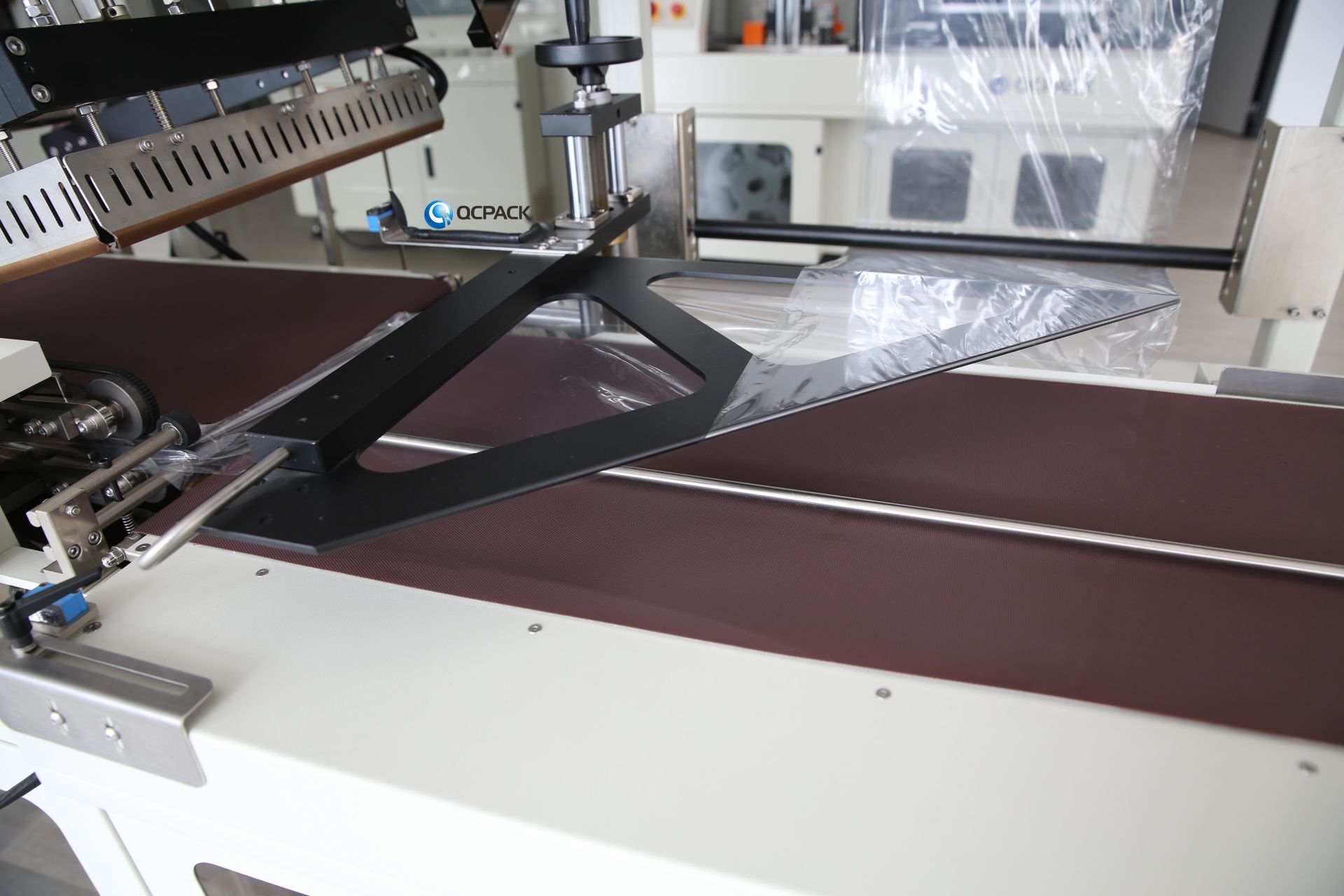 BTS-450A+BM-500 Fully-auto L Sealer Shrink Wrapping Machine