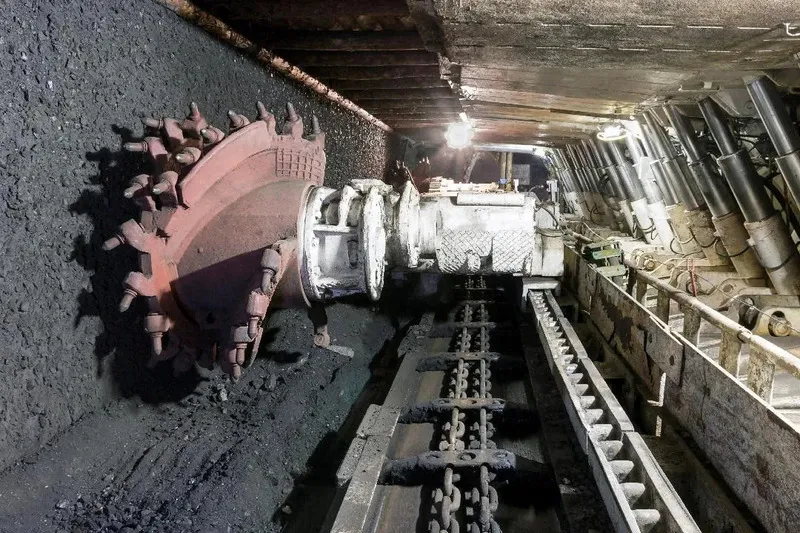 Nacido para entornos hostiles | Las mangueras hidráulicas para minería ultrarresistentes potencian las minas inteligentes para EF