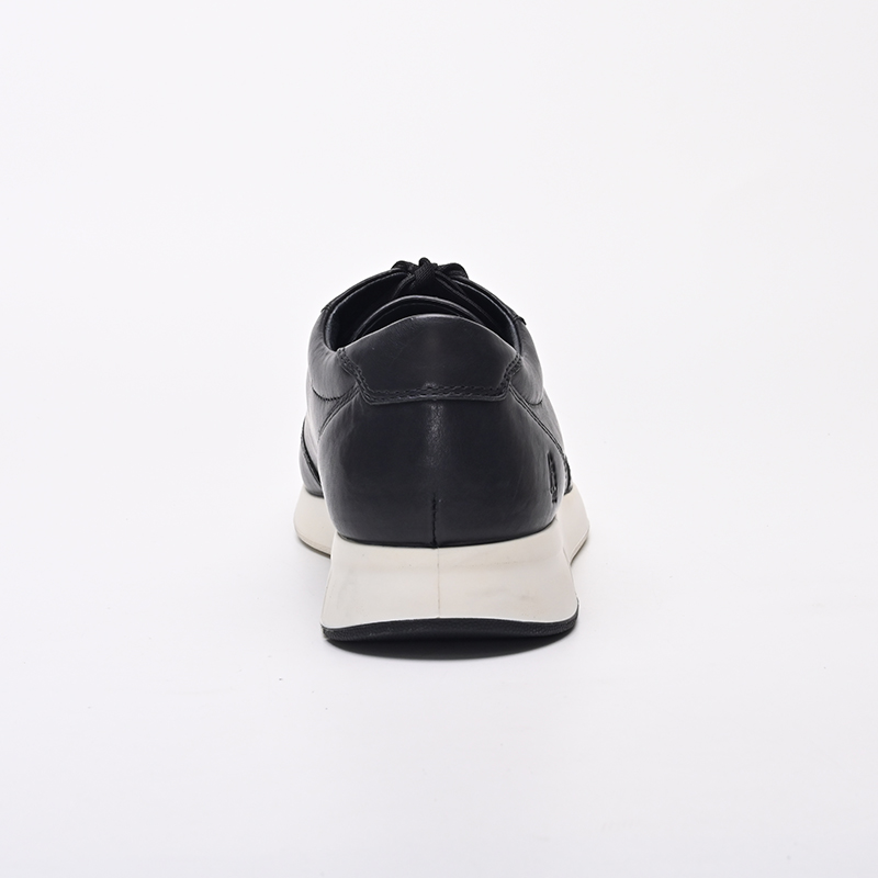 Vantaggi e svantaggi delle fodere sintetiche e in pelle nelle scarpe eleganti