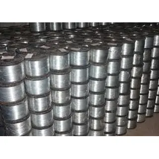 In Oman, galvanized iron wire is widely used in construction, highway guardrails, flower bundling and wire mesh weaving.