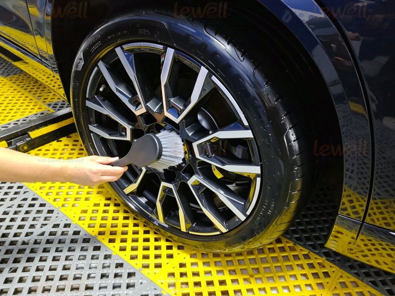 You Need These Brushes to Clean Car Wheels