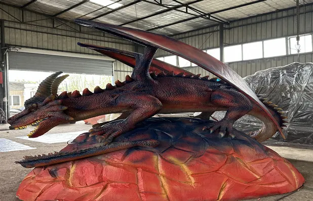Modelo animatrónico de dragón de fuego
